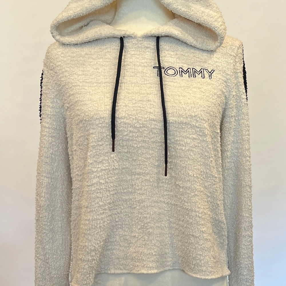 WLSS014 Tommy Hilfiger Cream Hoodie Top